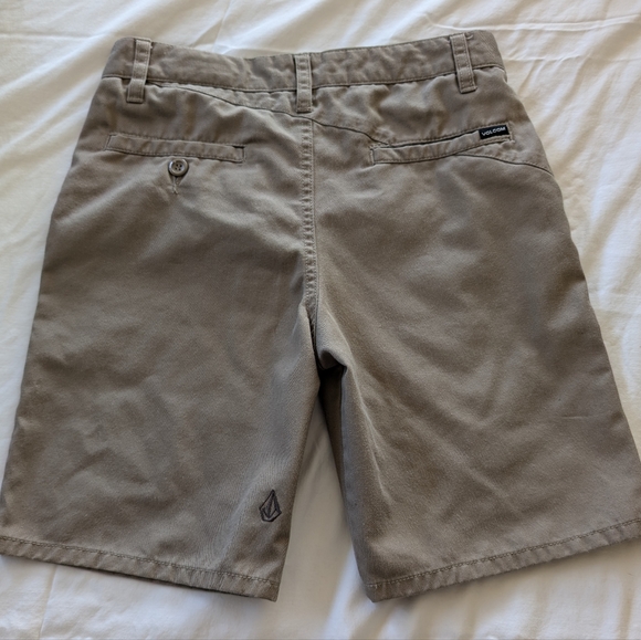 Boys Volcom Khaki Shorts, size 27 - Picture 5 of 5